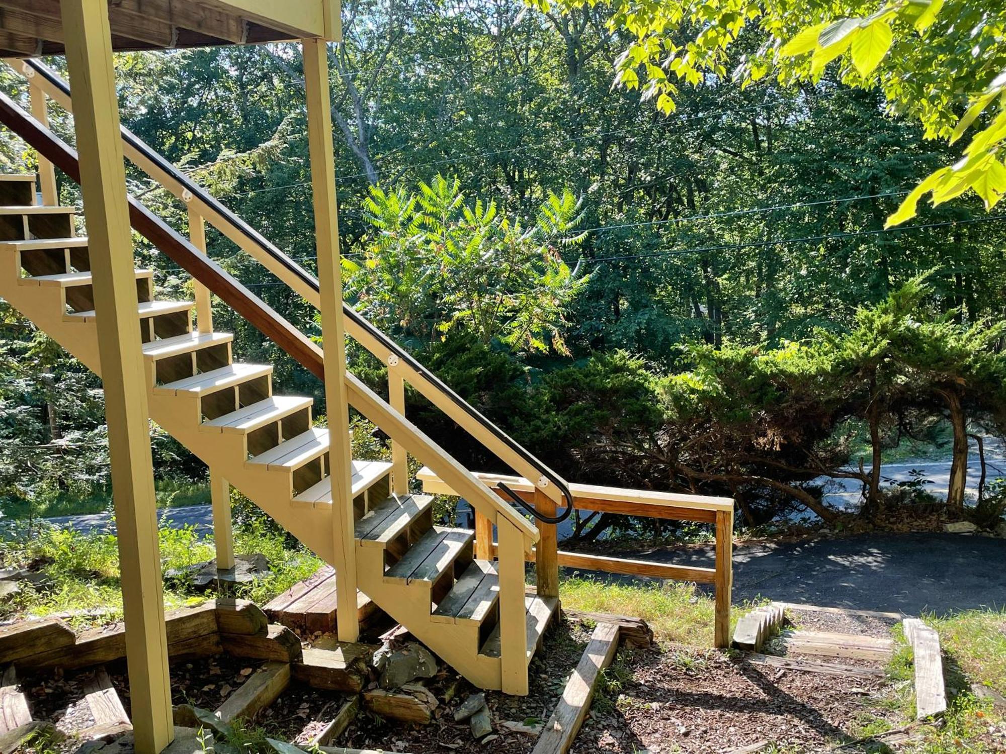 Saw Creek Cabin - Regent Hilltop Bushkill Exterior photo